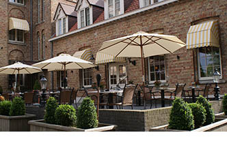 Terras van Fletcher Hotel-Restaurant De Dikke Van Dale